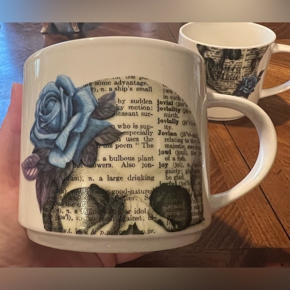 Godinger Gatherings Set of 2 Skulls & Roses Coffee Mugs Whimsigoth Witchy - Picture 3 of 9